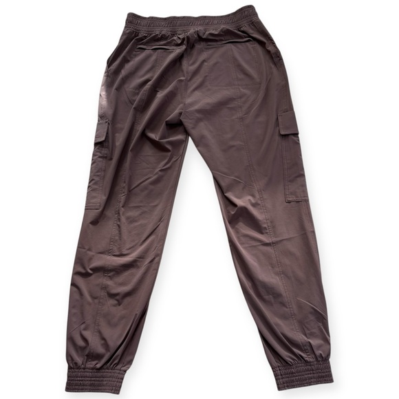 Athleta Chelsea Utility Cargo Jogger pants in Mineral Brown Women’s Size 6 - Picture 3 of 7